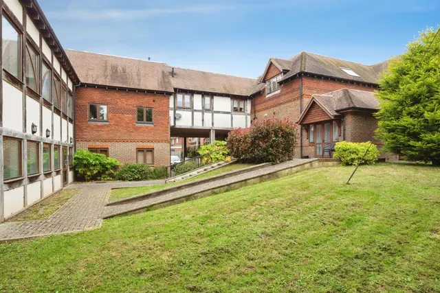 London Road, Hurst Green, TN19, photo 1