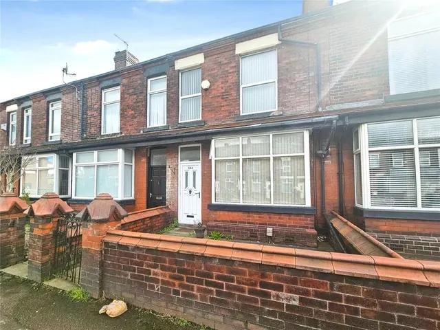 3 bedroom house — Tonge Moor Road, Bolton, Greater Manchester, BL2
