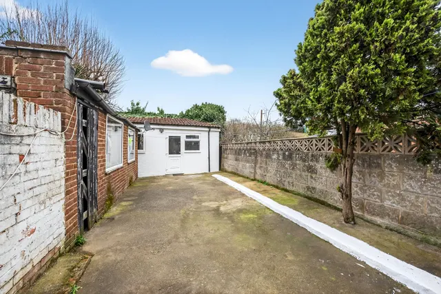 Orchard Avenue, Feltham, TW14, photo 3
