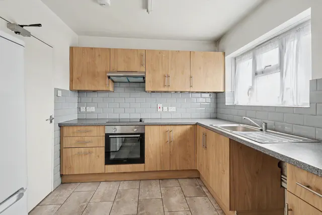 Baker Street, Enfield, EN1, photo 2