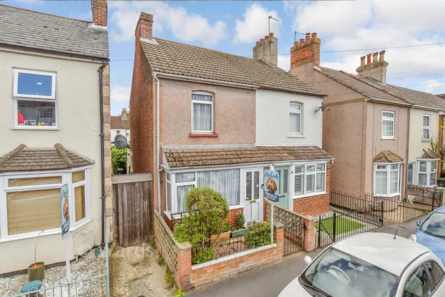 Bramley Road, Snodland, ME6, photo 1