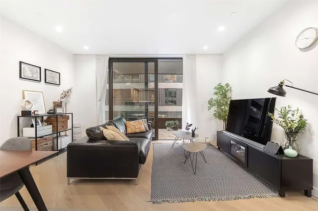 Wood Crescent, Television Centre, White City, London, W12 7GS, photo 1
