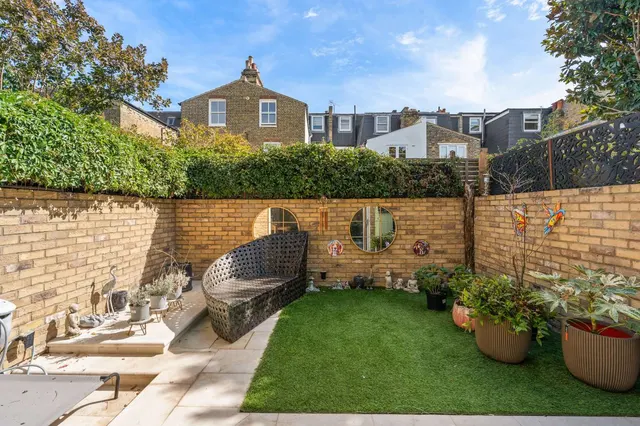 Photo 2 — Leathwaite Road, London, SW11 6RW