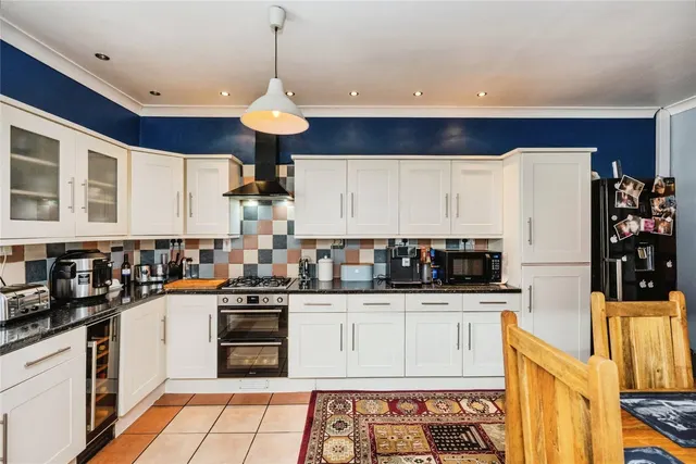 High Street, Pontardawe, SA8, photo 3