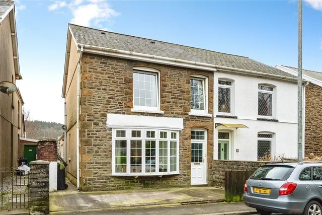 High Street, Pontardawe, SA8, photo 1