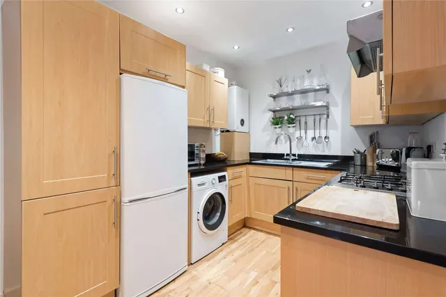 Bedford Hill, London, SW12, photo 3