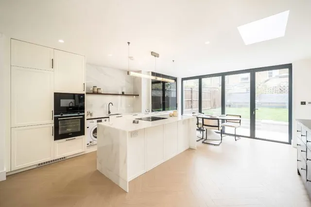 Gosberton Road, SW12, photo 2