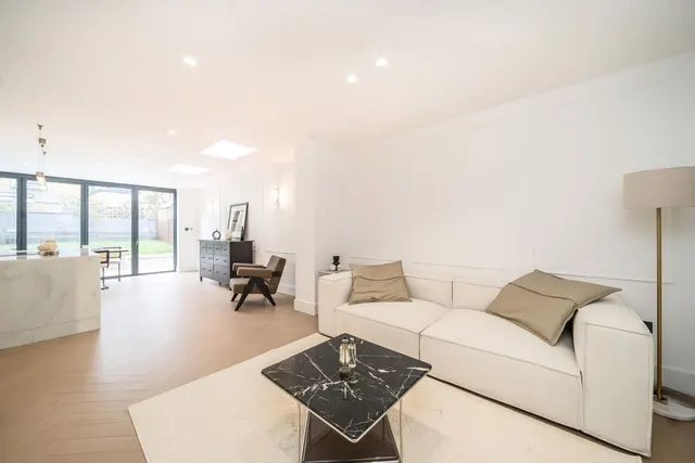 Gosberton Road, SW12, photo 3