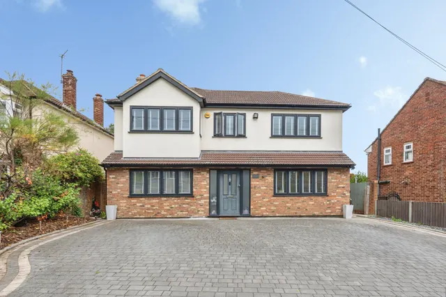 Franklands Drive, Addlestone, KT15, photo 1