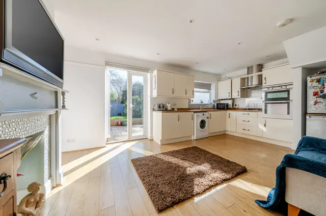 Central Drive, Bersted, PO21, photo 2