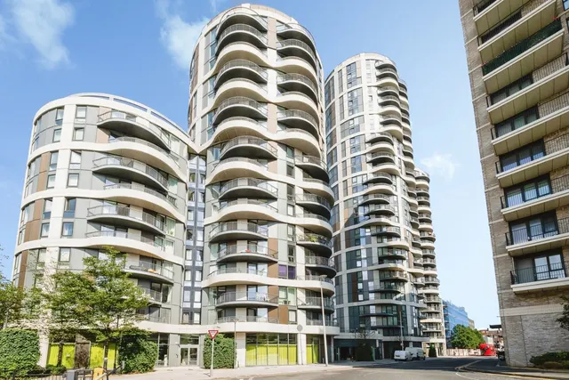 2 bedroom flat, Cambridge Road, Barking, IG11