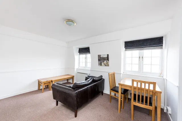 Photo 3 — 74 Cheylesmore House, Ebury Bridge Road, London
