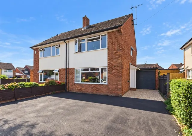 Park Avenue, Longlevens, photo 1
