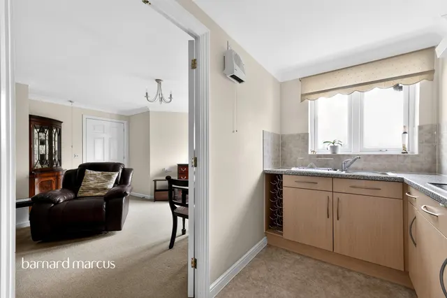 Kingston Road, Epsom, KT19, photo 3