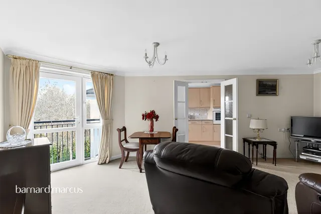 Kingston Road, Epsom, KT19, photo 2