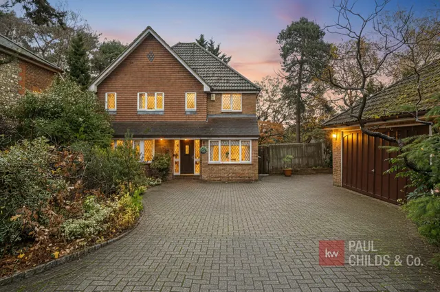Butler Road, Bagshot, GU19, photo 3