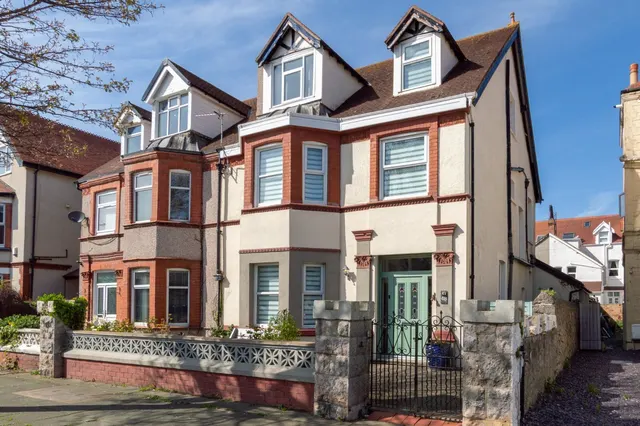 Mostyn Avenue, Llandudno, LL30, photo 1