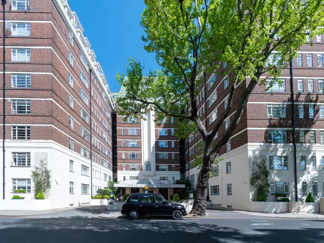 Sloane Avenue, London, SW3, photo 1