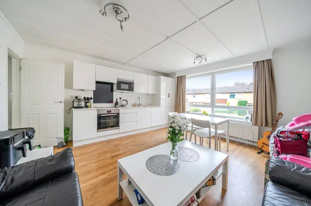 Wilderness Road, Guildford, GU2, photo 3