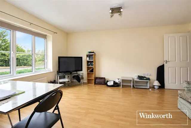 Gateshead Road, Borehamwood, WD6, photo 2