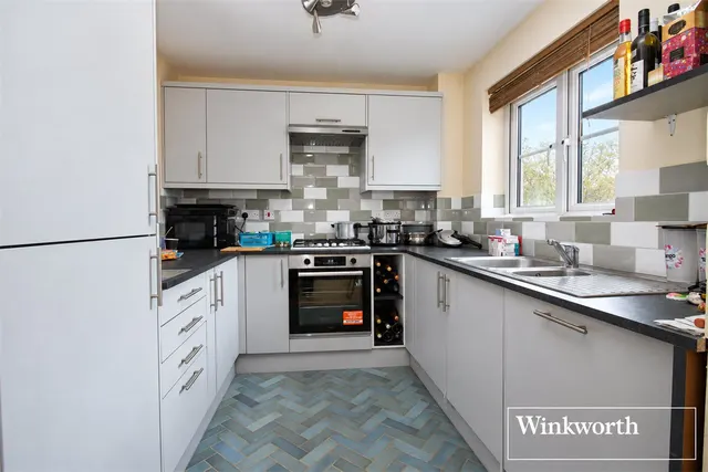 Gateshead Road, Borehamwood, WD6, photo 3