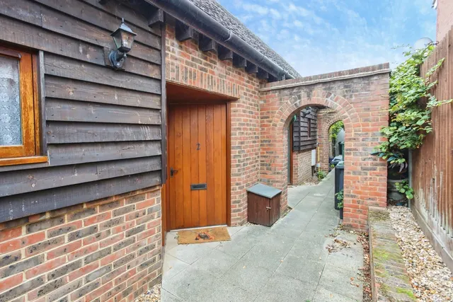 1 bedroom house, Priory Road, Tonbridge, TN9