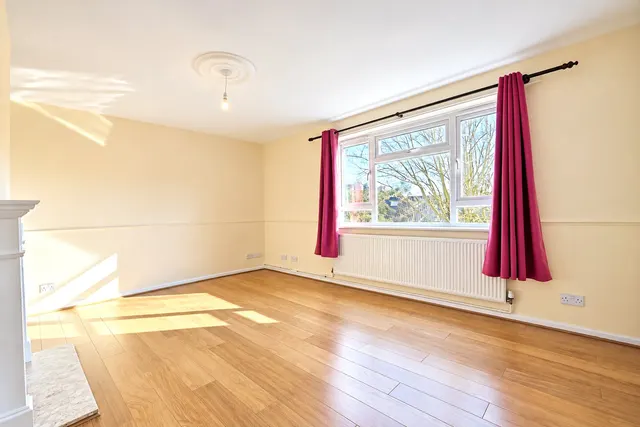Upper Richmond Road, London, SW15, photo 3