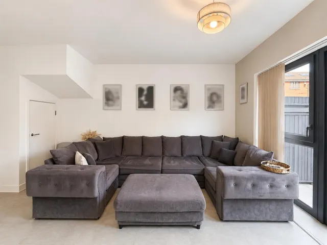 Terraced For SaleLockwood Road, Southall, UB2, photo 2