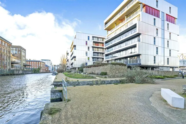 Geoffrey Watling Way, Norwich, Norfolk, NR1, photo 1