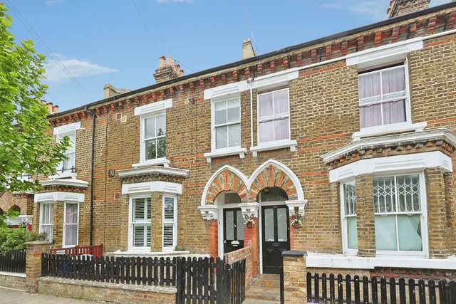 16 Fourth Avenue, London, photo 1