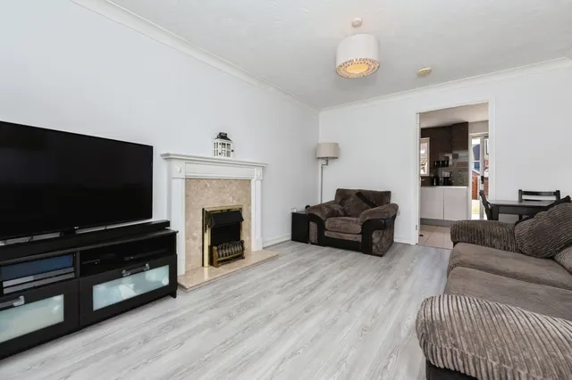 Photo 2 — Hedingham Road, Chafford Hundred, Grays, Essex, RM16