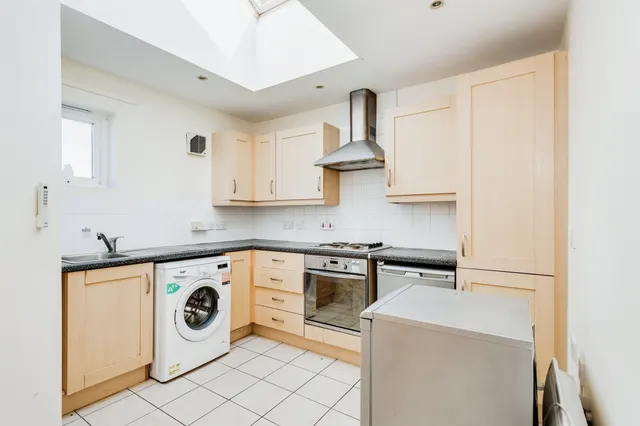 Benouville Close, Oxford, OX4, photo 2