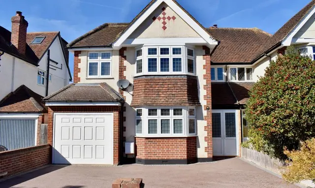 Craddocks Avenue, Ashtead, KT21, photo 1
