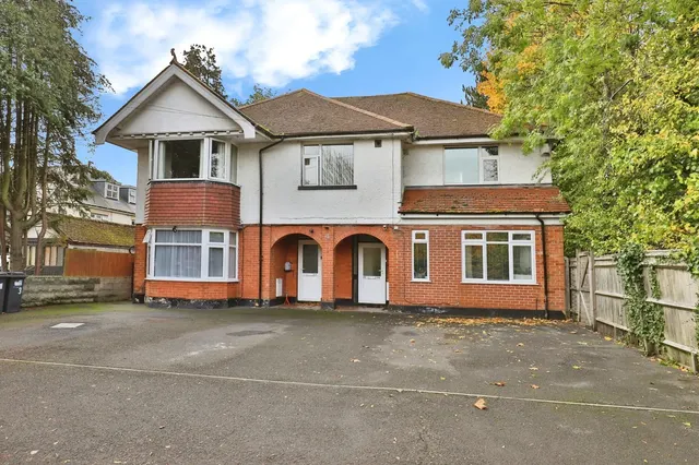 St. Ledgers Place, Queens Park, BH8, photo 1