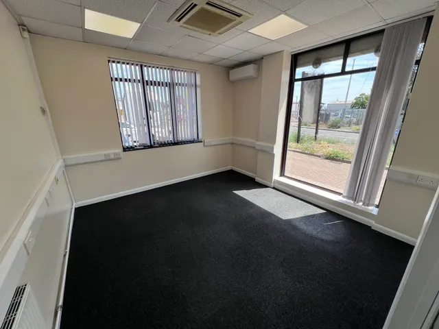 London Road, Grays, RM20, photo 2