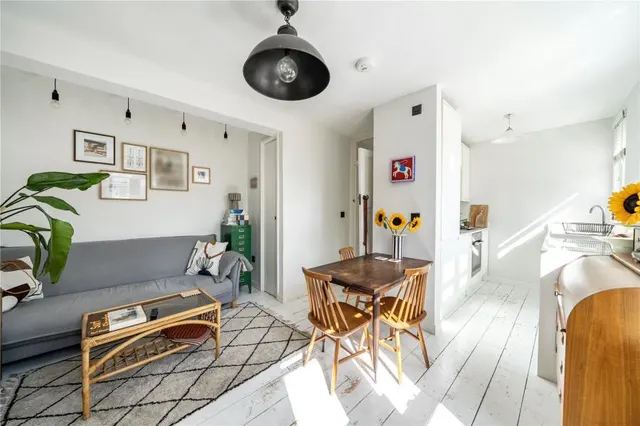 Peckett Square, Highbury Grange, N5, photo 1