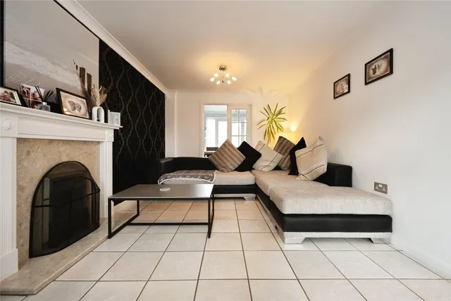 Nicolson Drive, Leighton Buzzard, LU7, photo 2