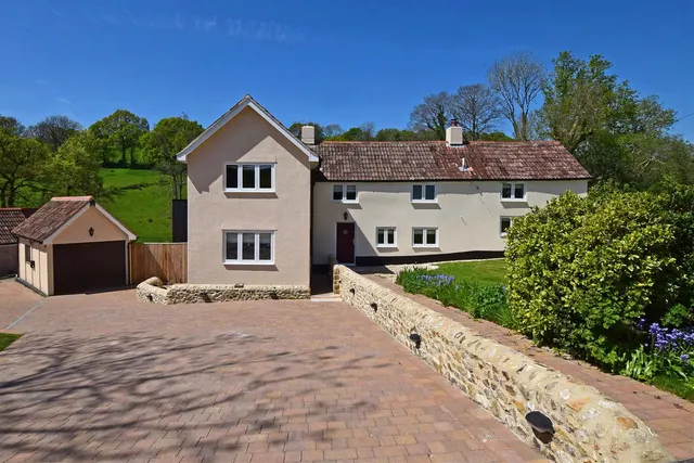 Churchill, Axminster, Devon, EX13 7LZ, photo 1