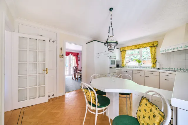 Sunset Lane, West Chiltington, RH20, photo 3