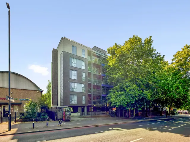 Flat 9, 35 Streatham Place, London, SW2 4AQ, photo 1
