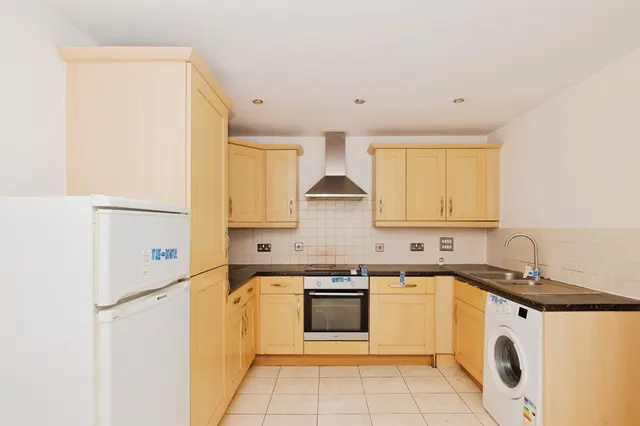 Loates Lane, Watford, WD17, photo 3