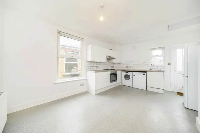 Radbourne Road, SW12, photo 2