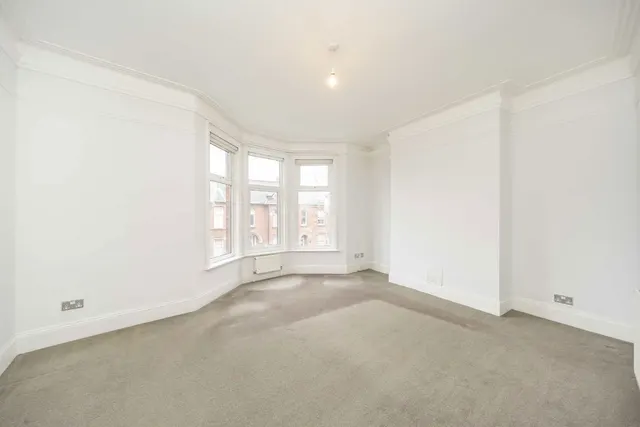 Radbourne Road, SW12, photo 3
