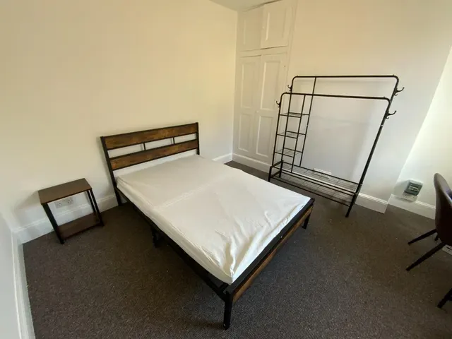 Photo 2 — 42 Sunflower Road, Barnstaple