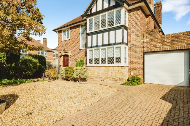 Wallace Avenue, Worthing, BN11, photo 1