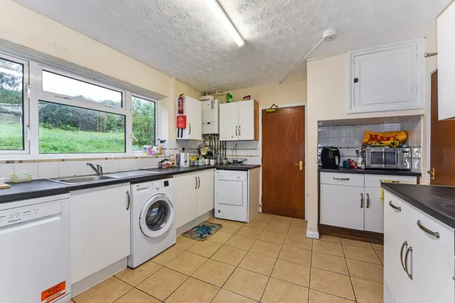 Photo 3 — Minden Way, Stanmore