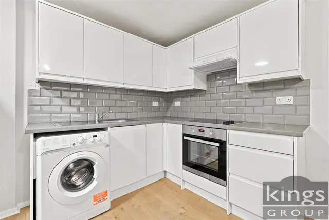 Mahon Close, Enfield, photo 3