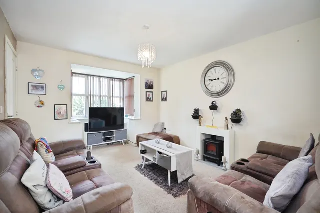 Hevea Road, Burton-on-Trent, DE13, photo 2