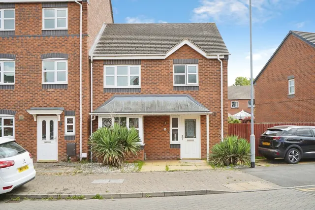 Hevea Road, Burton-on-Trent, DE13, photo 1