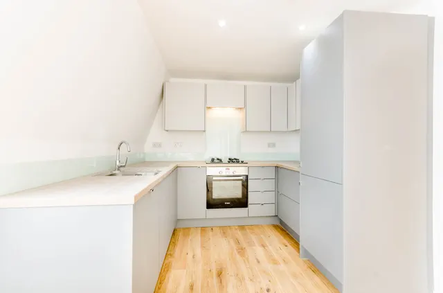 Flat E, 225 St Johns Hill, London, photo 1